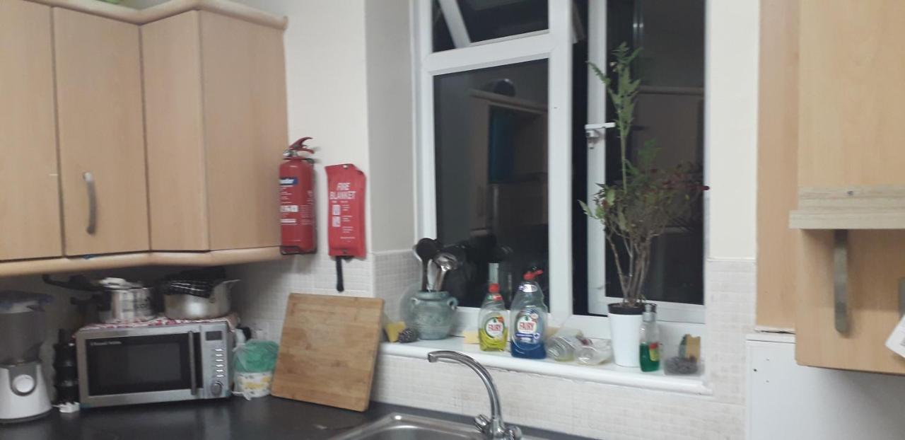 7, Cranehouse Brangbourne Road One Big Double Room Available On Reasonable Price, Shared Flat 런던 외부 사진