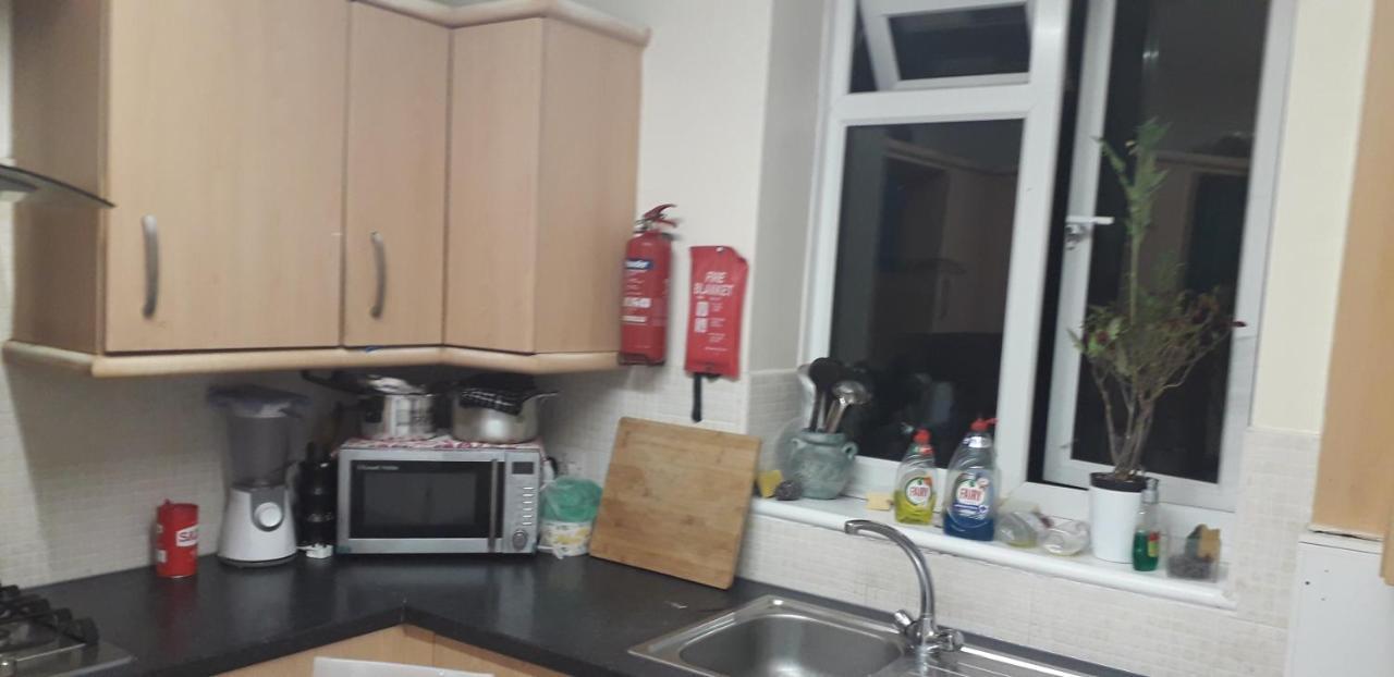 7, Cranehouse Brangbourne Road One Big Double Room Available On Reasonable Price, Shared Flat 런던 외부 사진