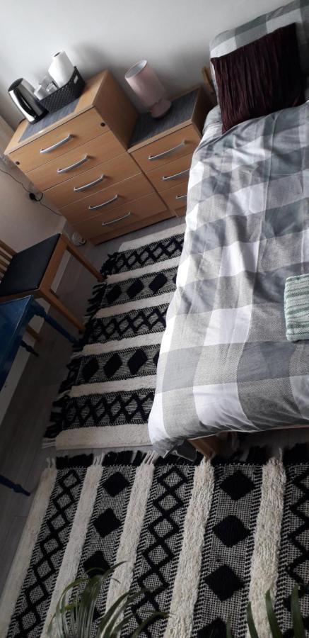 7, Cranehouse Brangbourne Road One Big Double Room Available On Reasonable Price, Shared Flat 런던 외부 사진